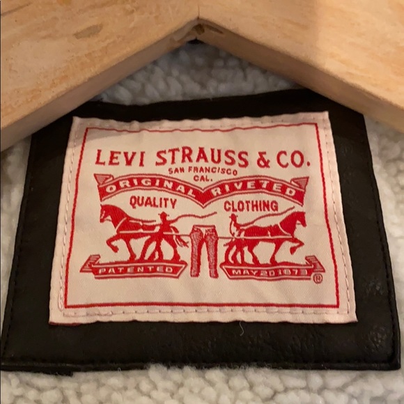 Levi’s Black Trucker Jacket - Picture 5 of 11